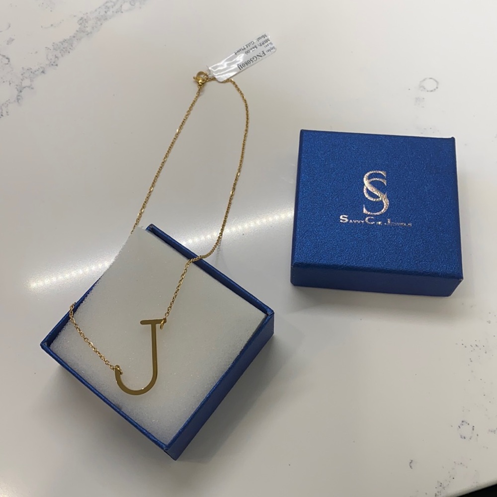 Savvy Cie (S)14k Gold Pleated XL initial necklace